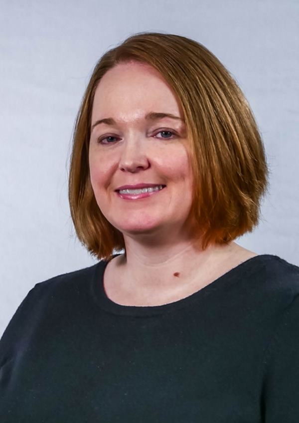 Julie R. - Directora de<br>Aprendizaje en Línea